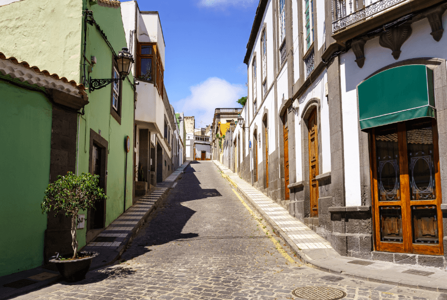 Calle de pueblo de la isla de Gran Canaria Calle de pueblo de la isla de Gran Canaria